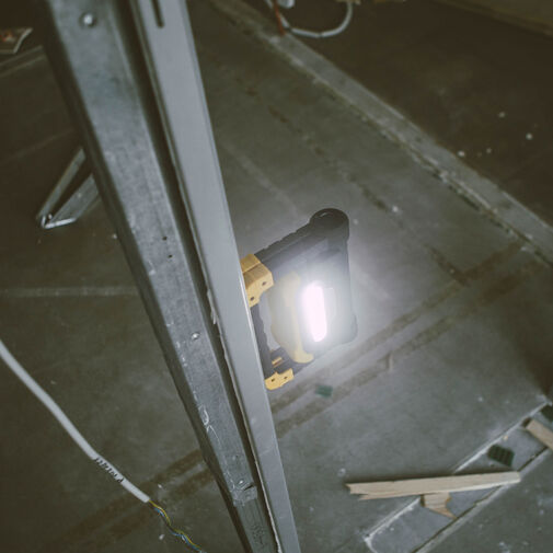 18648 • Multifunkciós reflektor - akkumulátoros - 2 x 1000 lumen LED